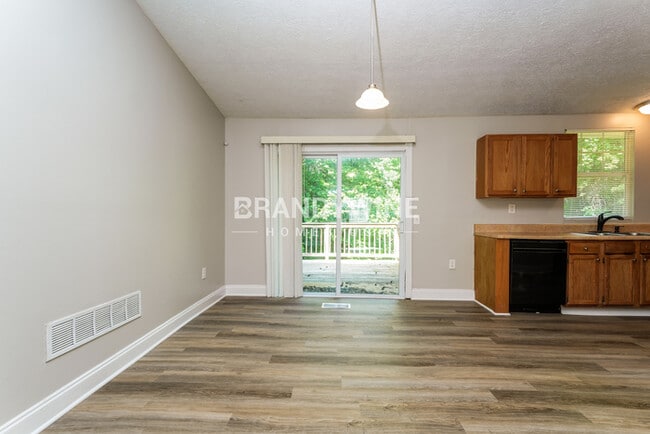 Foto del edificio - 1034 Sandy Ridge Rd
