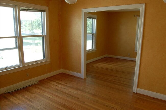 Building Photo - 4704 Evans Ave