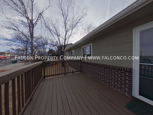 Photo - 810 Pioneer Ln House