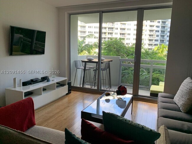 Foto del edificio - 1500 Bay Dr E