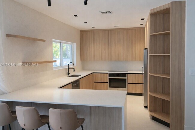 Building Photo - 5204 SW 159th Ct