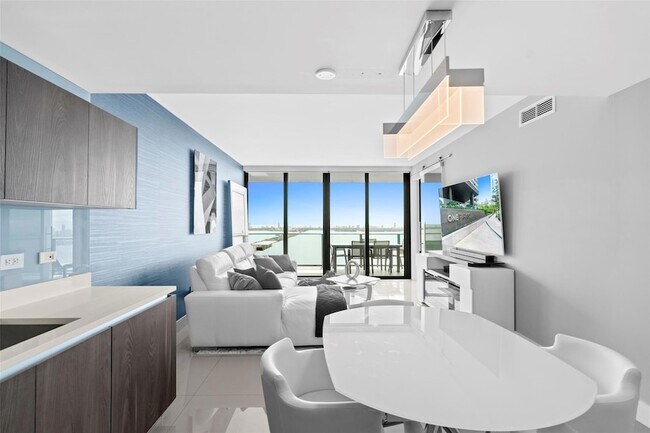 Foto del edificio - 3131 NE 7th Ave