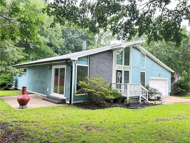 Building Photo - 305 Reid Ct