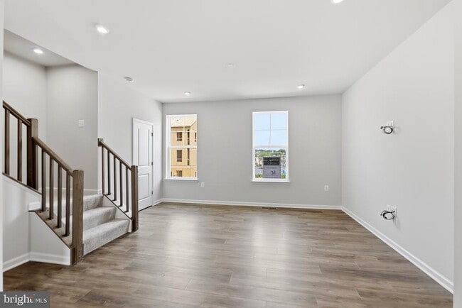 Building Photo - 241 Monteith Dr