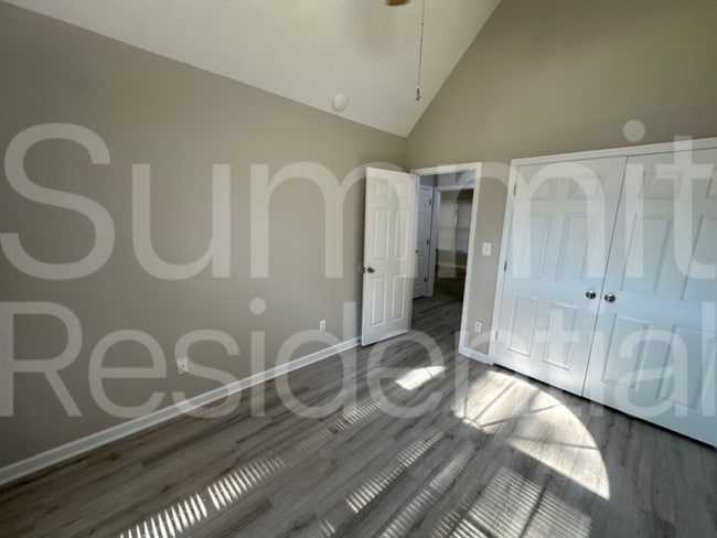 Foto del edificio - 7112 Deer Brook St