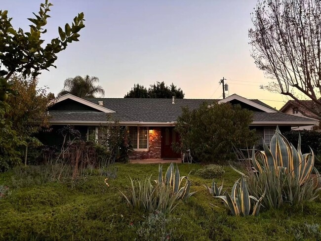 Foto del edificio - 848 E Northridge Ave