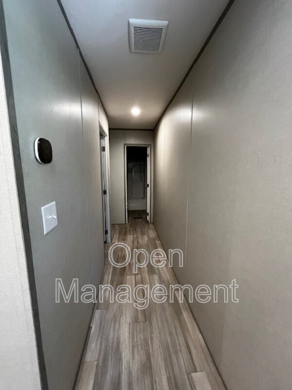 Foto del edificio - 2710 N Farm Rd 137