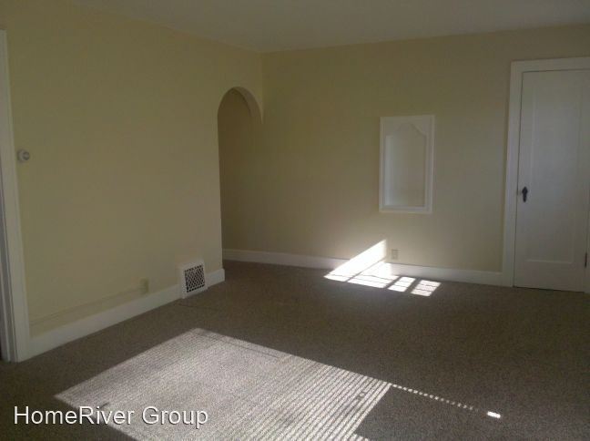 Building Photo - 3 br, 2 bath House - 110 South Avenue E.