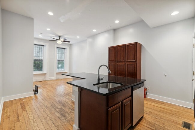 Photo - 1703 W Montgomery Ave Apartment