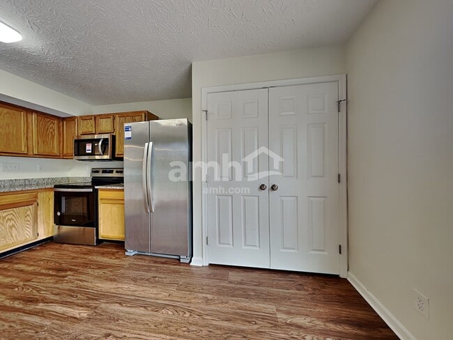 Foto del edificio - 781 Ackerly Dr