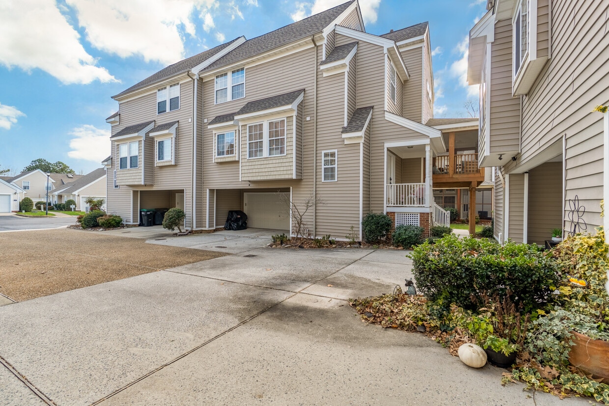 4015 Palmer Ct, Suffolk, VA 23435 Townhome Rentals in Suffolk VA