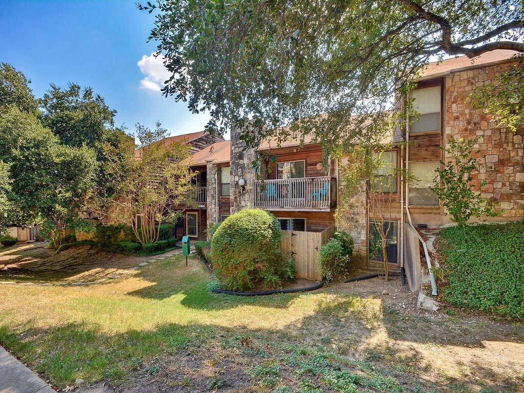 Primary Photo - 6903 Deatonhill Dr