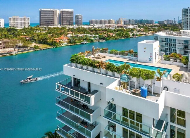 Building Photo - 9901 E Bay Harbor Dr