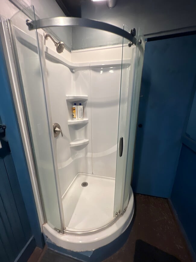 Shared shower - 44 E Bacon St