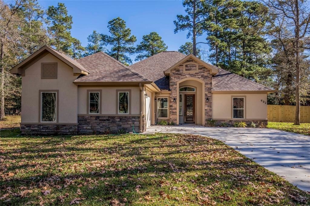 Foto principal - 902 Garrett Dr