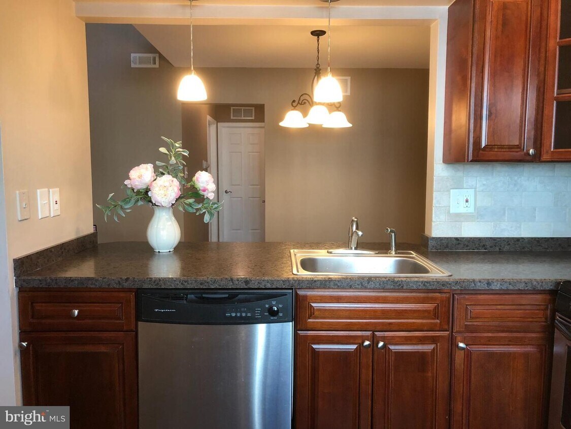 270 Everly Ct, Mount Laurel Township, NJ 08054 Townhome Rentals in