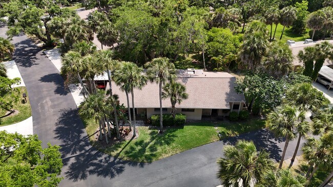 Building Photo - 5037 Village Garden Dr