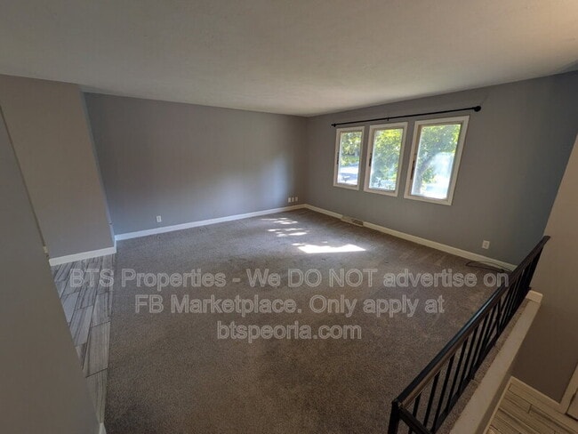 Building Photo - 5926 N Tampico Dr