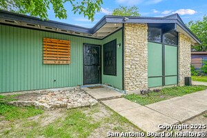 Foto del edificio - 5030 Vlg Crst Dr