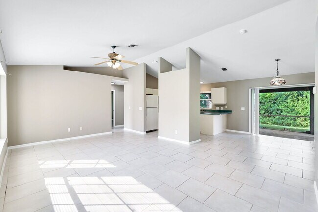 Foto del edificio - Your Next Home Is Here – 3BR/2BA in San Ca...