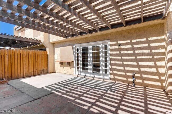 Foto del edificio - 3220 Weber Ct