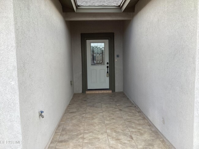 Building Photo - 5925 Speyside Dr