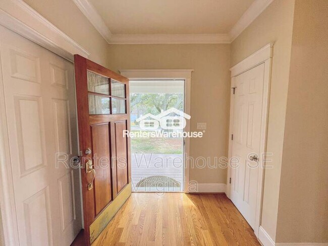 Foto del edificio - 2310 Pretty Lake Ave