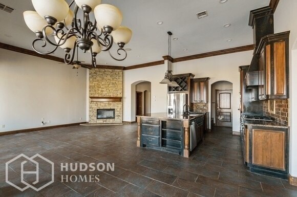 Foto del edificio - NOW AVAILABLE! - 14817 Rochefort Lane, Yuk...