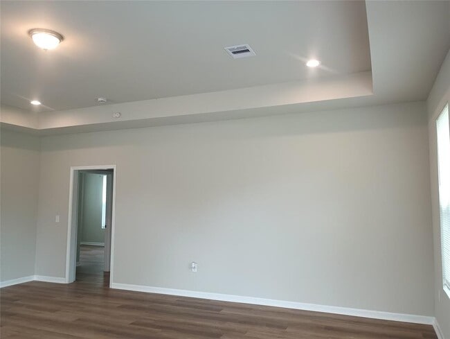 Building Photo - 11292 Hodge Rd