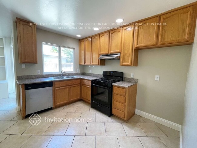 Building Photo - 4430 Bollenbacher Ave