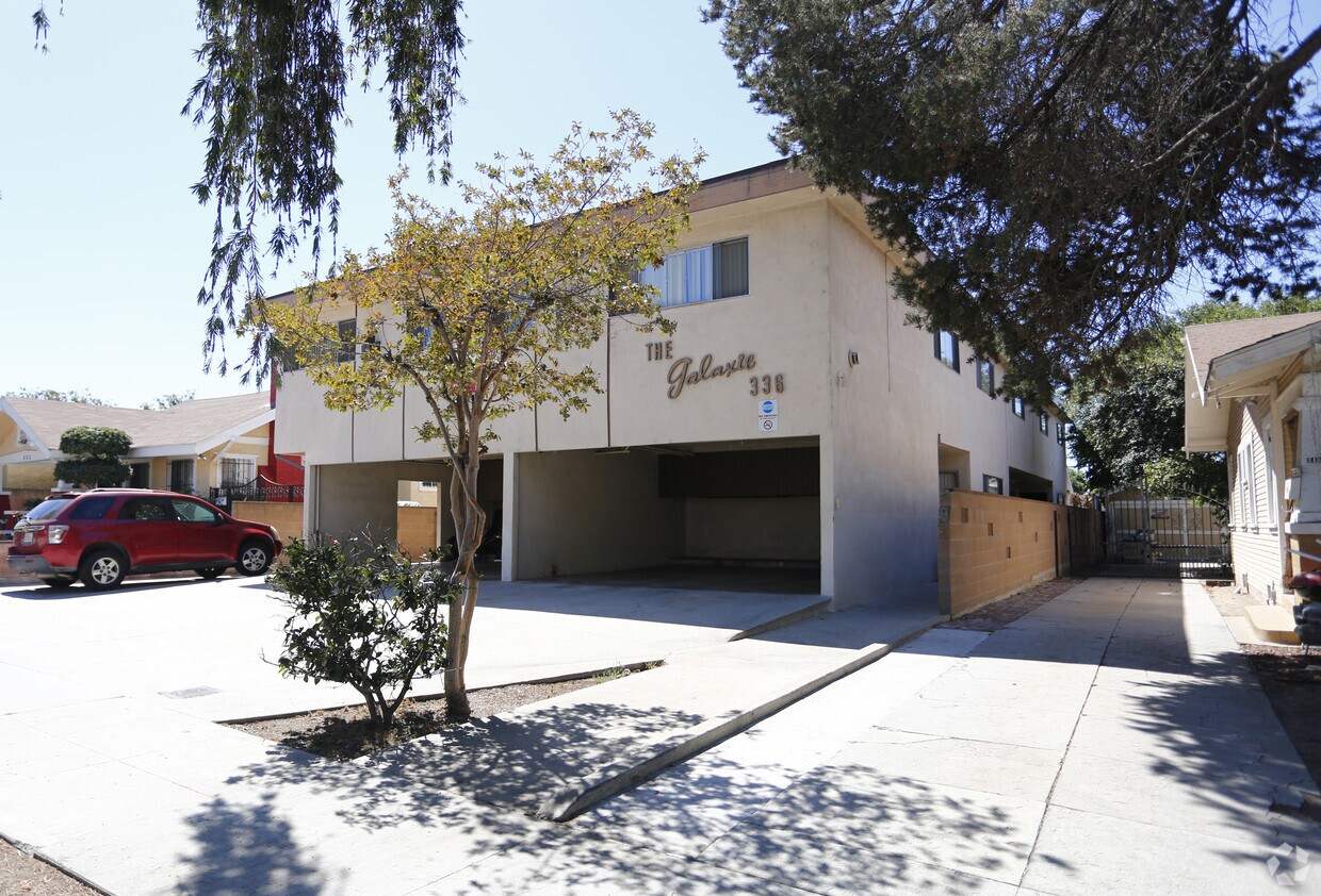 BUilding - 336 W Acacia Ave