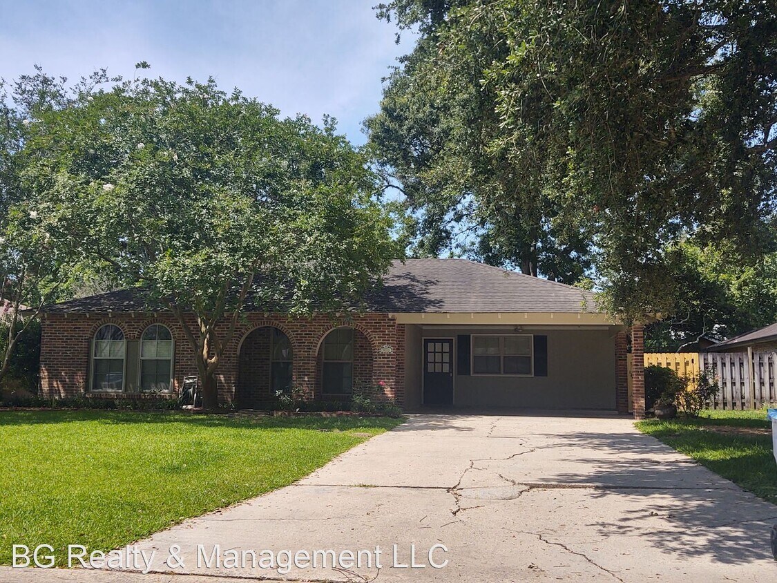 Primary Photo - 4 br, 2 bath House - 910 Kim Drive