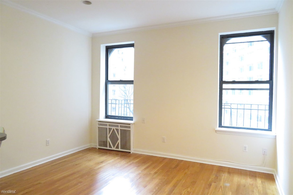 Primary Photo - 35 W 64th St