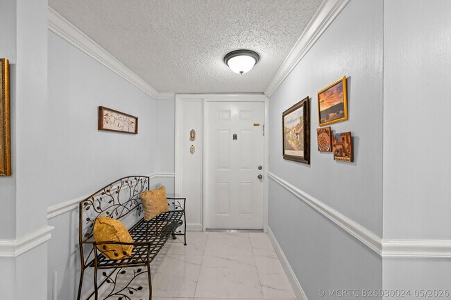 Building Photo - 750 Egret Cir