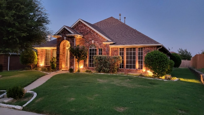 Building Photo - 2820 Golden Meadow Ave