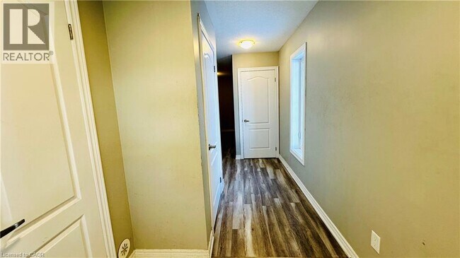 Building Photo - 420 Linden Dr