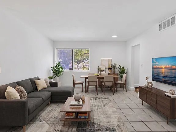 Photo - 1000 NW 95th Terrace (Miami, FL) Apartment