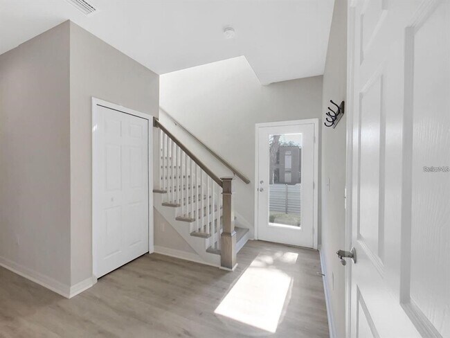 Building Photo - 8303 King Blossom Ct