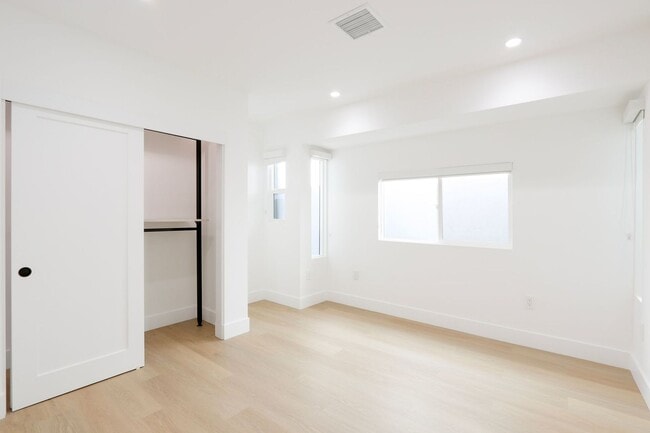 Interior Photo - 1307 Maltman Ave