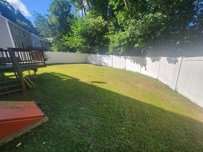 Building Photo - 105 Sanborn St