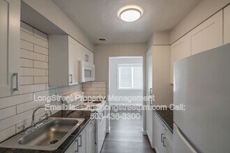 Building Photo - 205 6th Ave SE