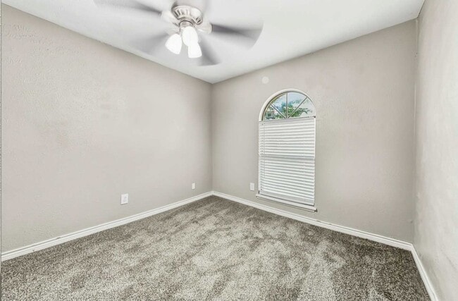 Building Photo - 1217 Lombardy Dr