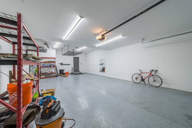 Building Photo - 2325 1st Ave S