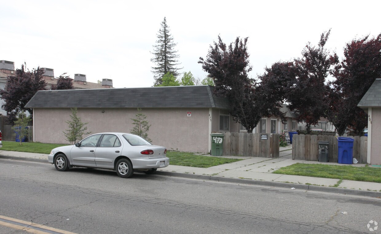 Primary Photo - 471 S Berkeley Ave
