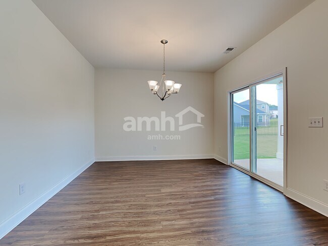 Foto del edificio - 2854 Chapel Hill Rd