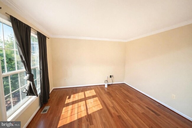 Building Photo - 16 Taber Ct