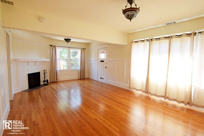 Foto del edificio - Cozy 3 Bedroom Near 4th Street - Ready to move in!