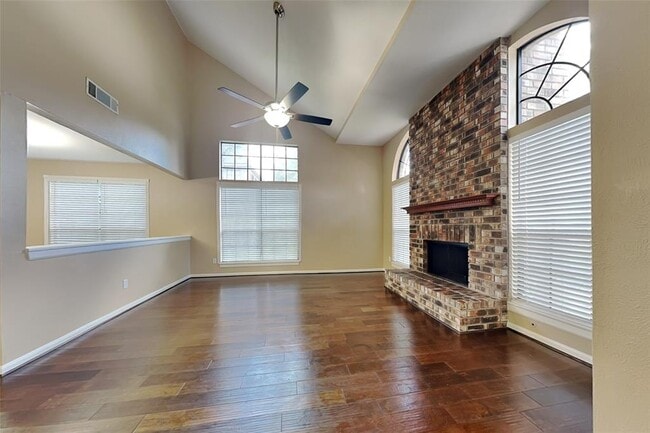 Building Photo - 151 E Pathfinders Cir