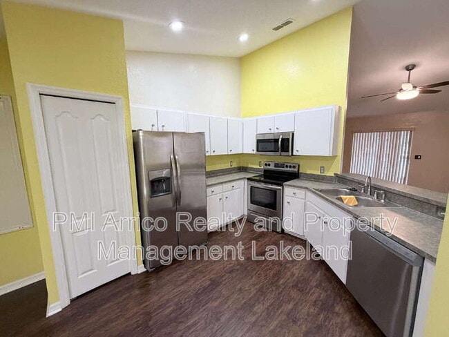 Foto del edificio - 5967 Hillside Heights Dr