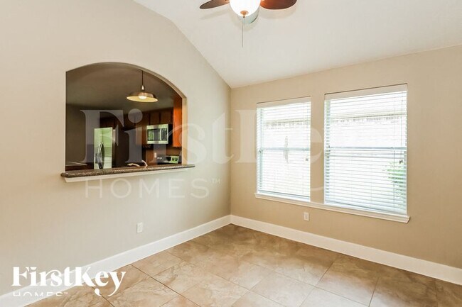 Foto del edificio - 13029 Victoria Regina Dr